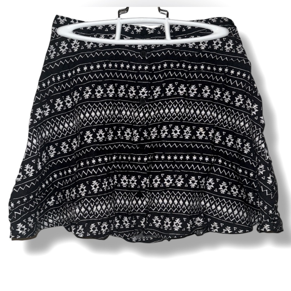 Divided Women’s Black & White Aztec A-Line Button Front Mini Boho Skirt Size 4